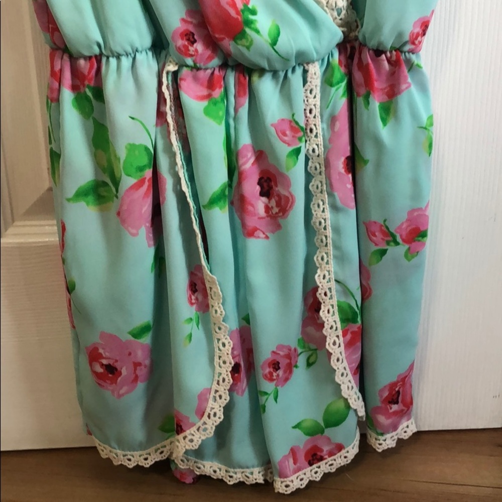 Rose Pattern Romper - Picture 3 of 6